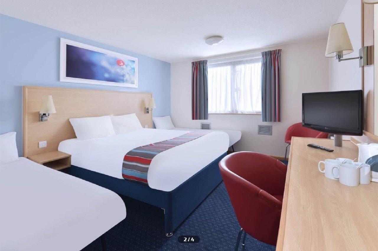 Travelodge Aberdeen Airport Exterior photo