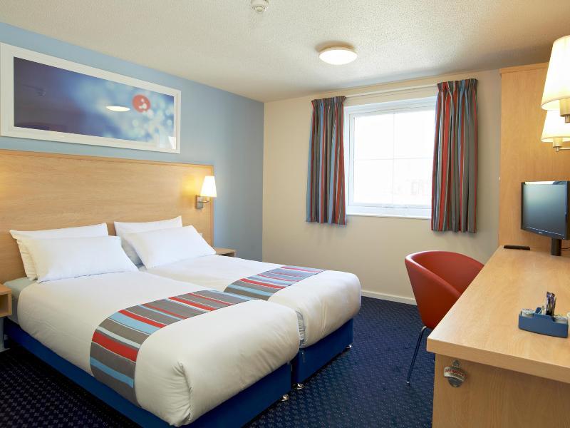 Travelodge Aberdeen Airport Exterior photo