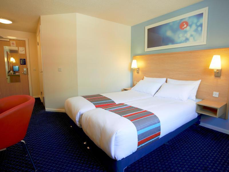 Travelodge Aberdeen Airport Exterior photo