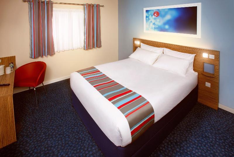 Travelodge Aberdeen Airport Exterior photo
