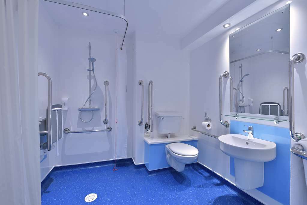 Travelodge Aberdeen Airport Room photo